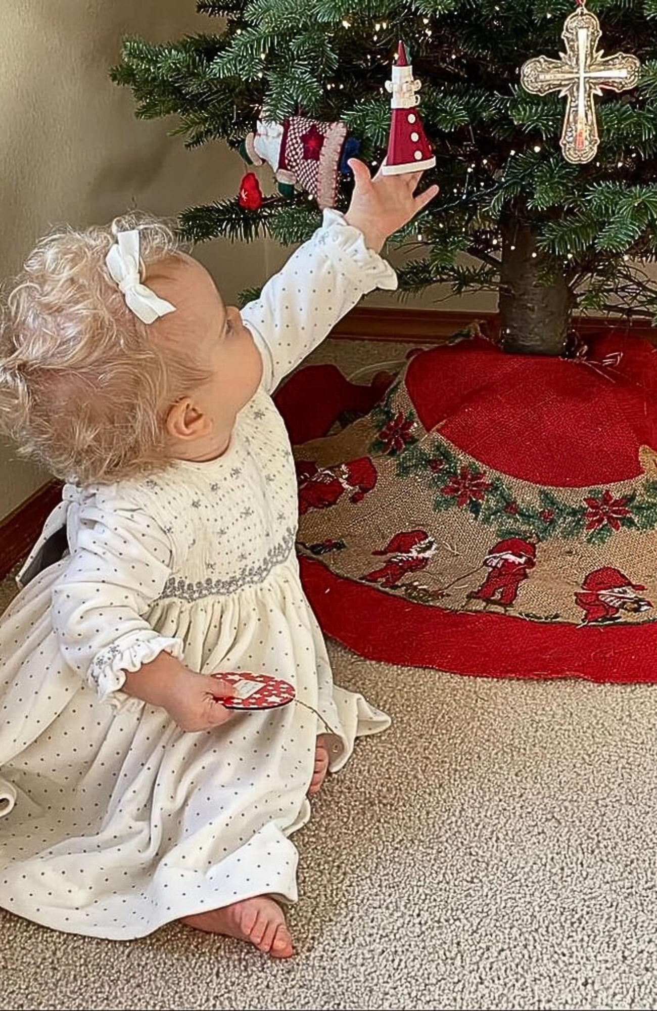 Charlotte sy Dimby classic timeless traditional smocked dresses for babies and girls handmade French style children clothing paris boutique twirling princess dress white and silver christmas