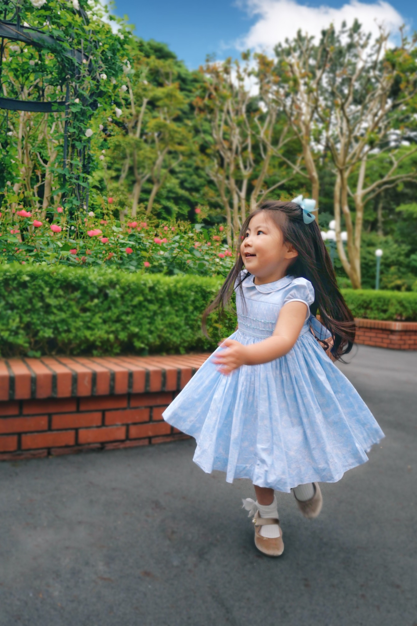 Charlotte sy Dimby classic timeless traditional smocked dresses for babies and girls handmade French style children clothing paris boutique twirling princess dress japan tokyo pastel blue